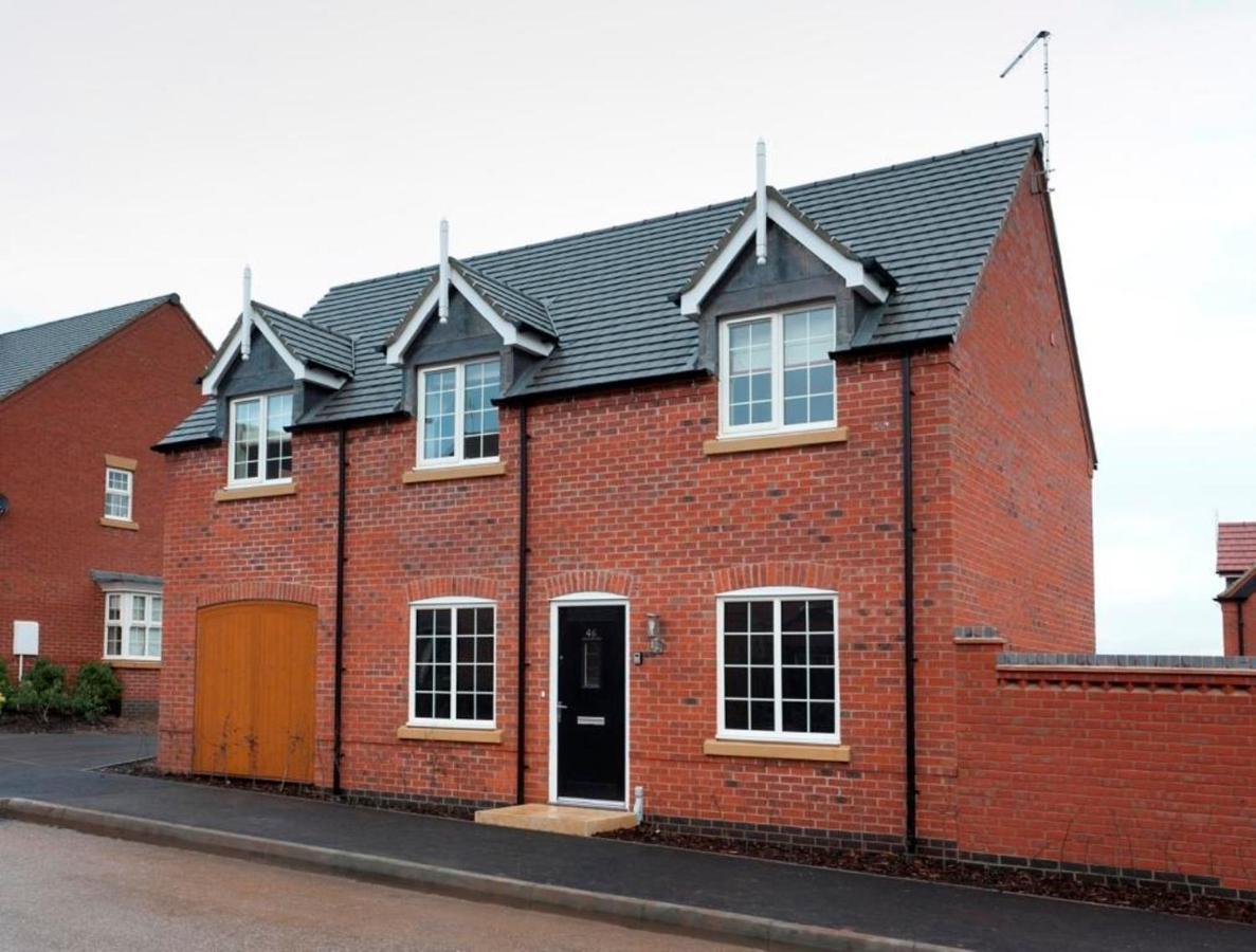 Dbs Serviced Apartments - The Twain Castle Donington Exterior foto